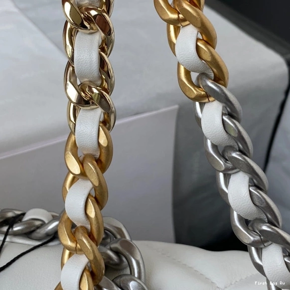Firstbag Ru 19 CHANEL Handbag-26CM  0710